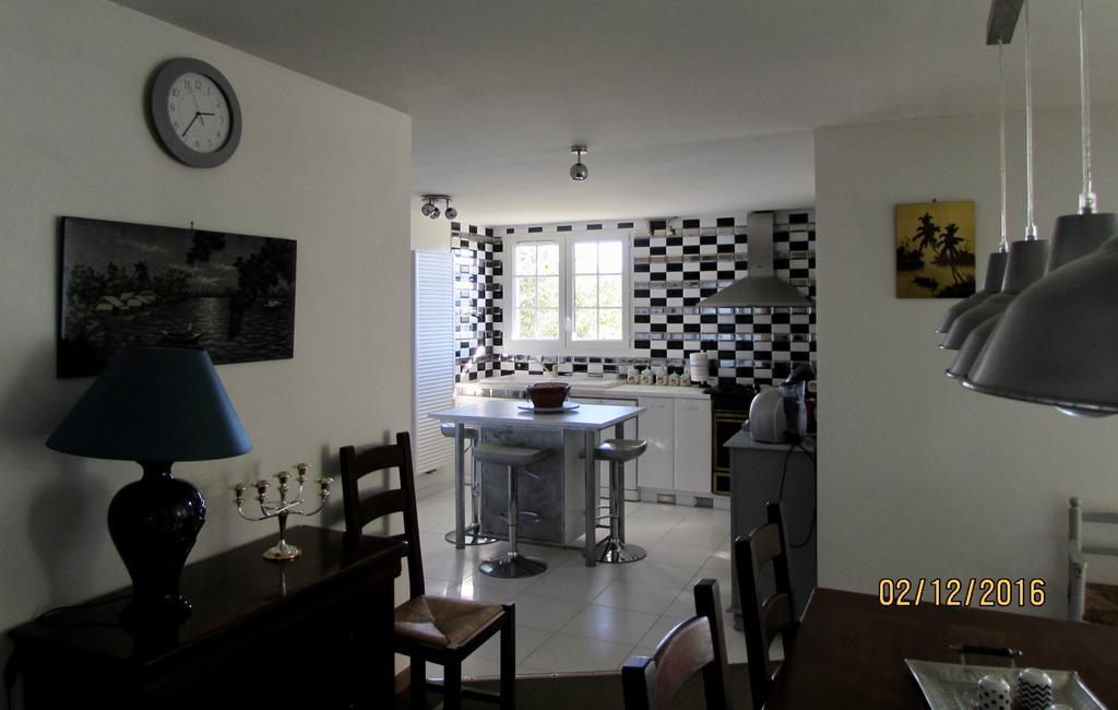 Les Gites De La Maison Bleue D'Estialescq Exterior photo
